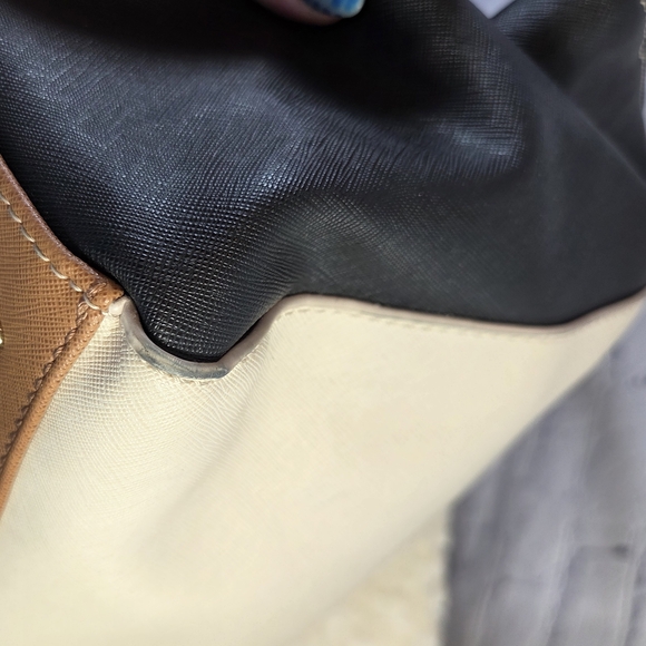 Liz Claiborne Cream and Dark Navy Women's Bag - Picture 7 of 9